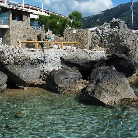 Black Rocks Family, Luxury Seafront Beach Maisonette Agios Gordios  Bagian luar foto