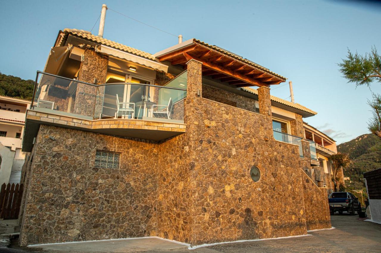 Black Rocks Family, Luxury Seafront Beach Maisonette Agios Gordios  Bagian luar foto