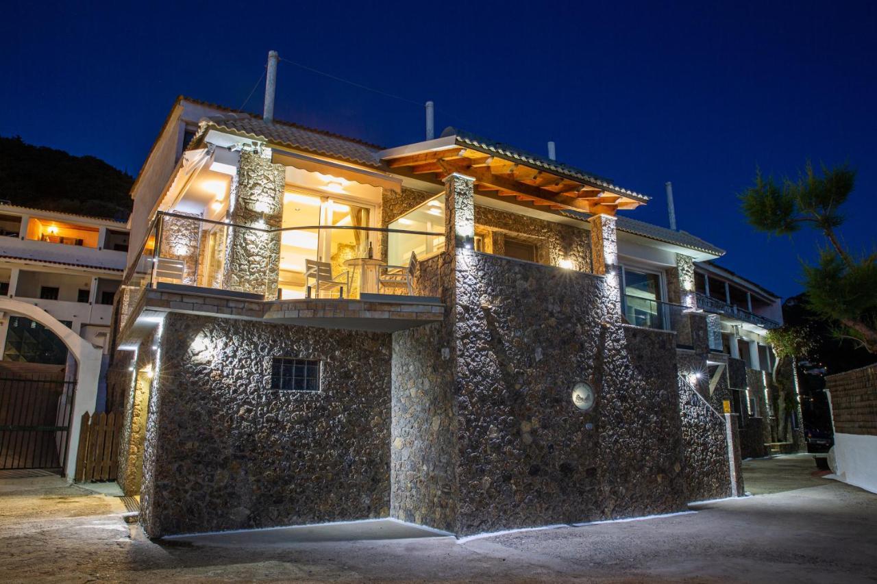 Black Rocks Family, Luxury Seafront Beach Maisonette Agios Gordios  Bagian luar foto