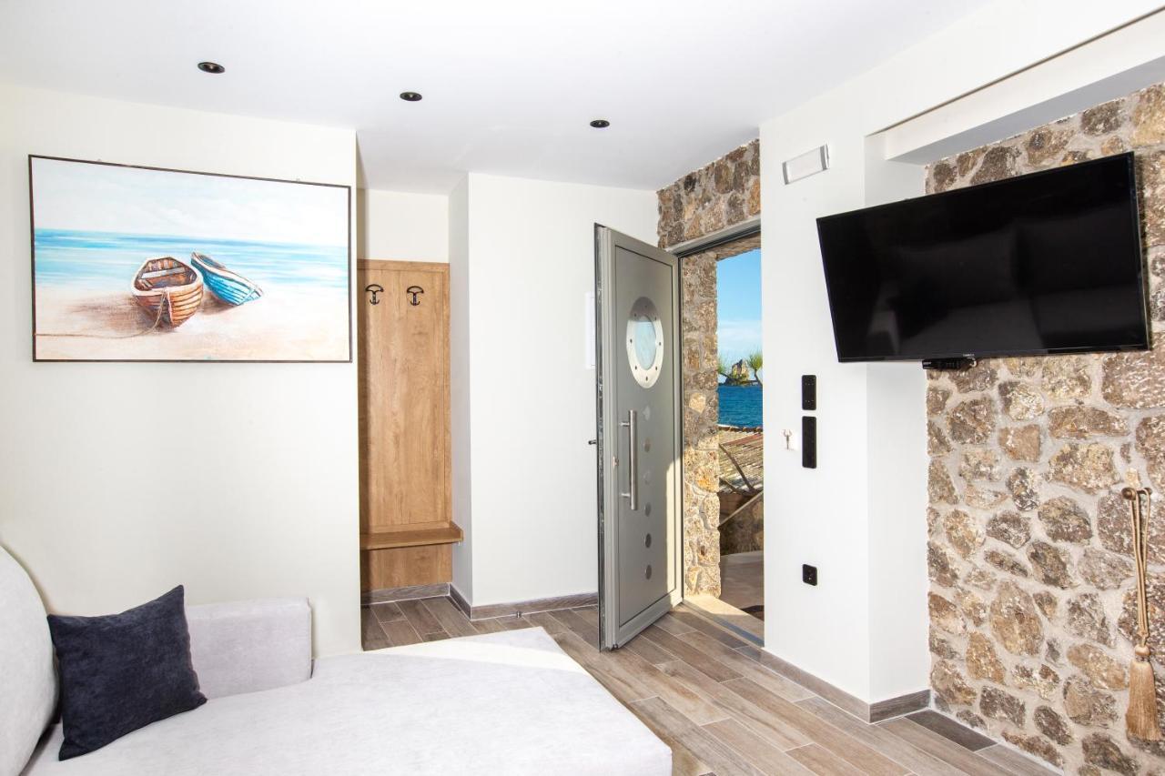 Black Rocks Family, Luxury Seafront Beach Maisonette Agios Gordios  Bagian luar foto