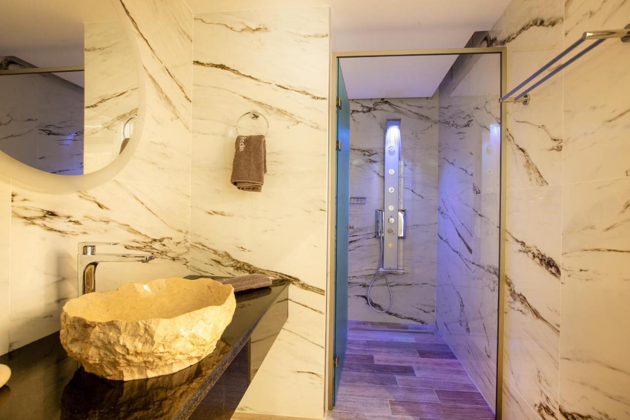 Black Rocks Family, Luxury Seafront Beach Maisonette Agios Gordios  Bagian luar foto