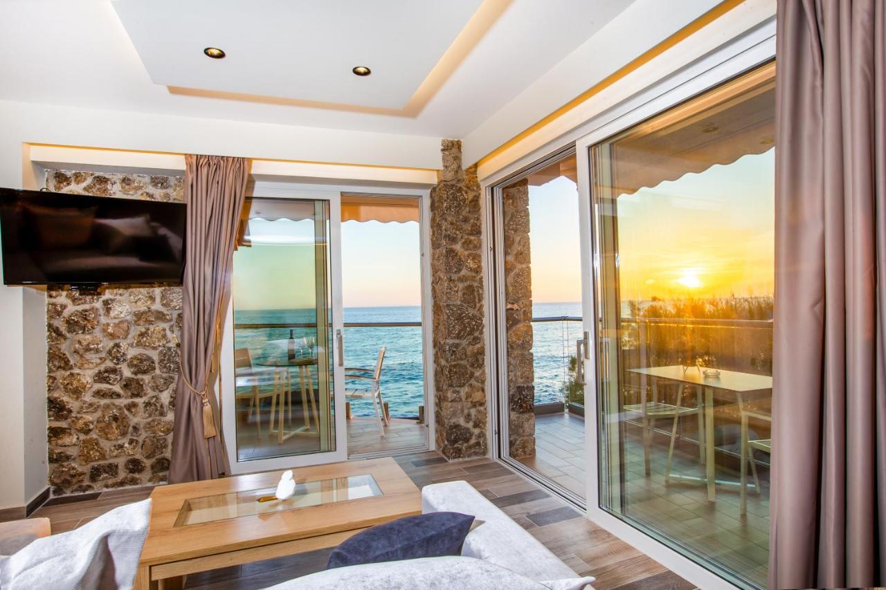 Black Rocks Family, Luxury Seafront Beach Maisonette Agios Gordios  Bagian luar foto